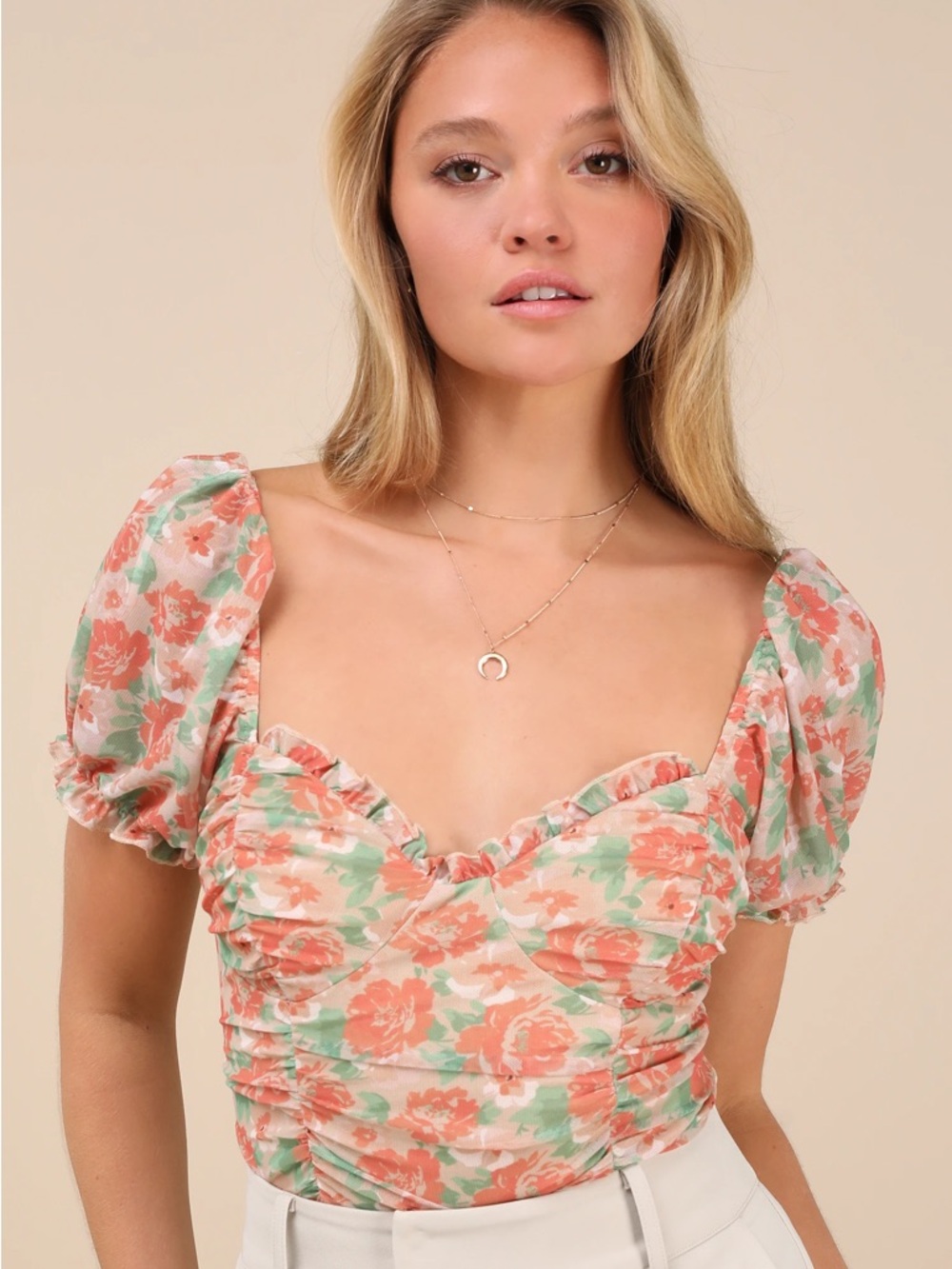 Lulu's Coral Floral Puff-Sleeve Ruched bodysuit